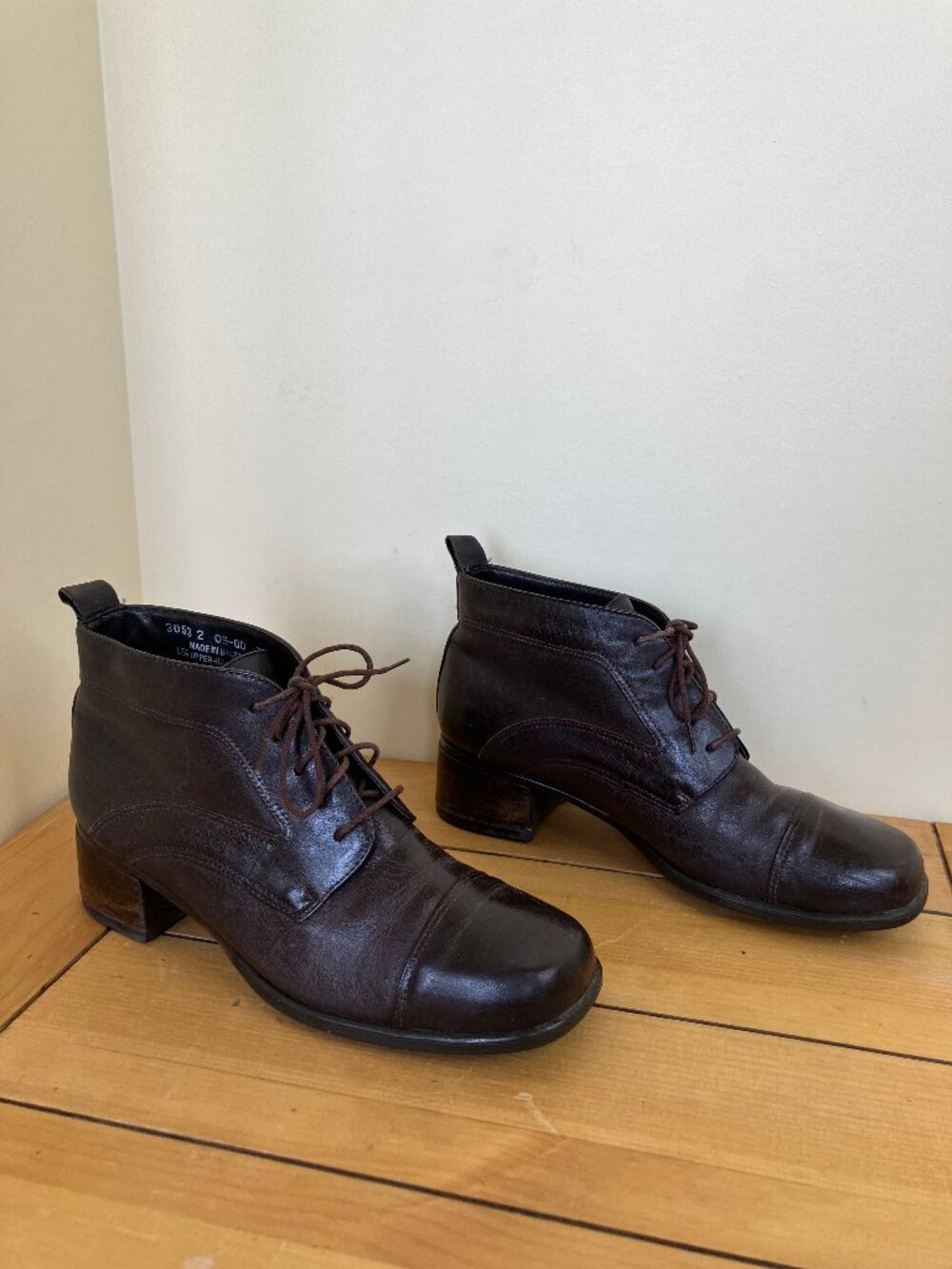 Clarks Springers Leather Ankle Boots Lace Up US 7 Brown Vintage Made in Brazil